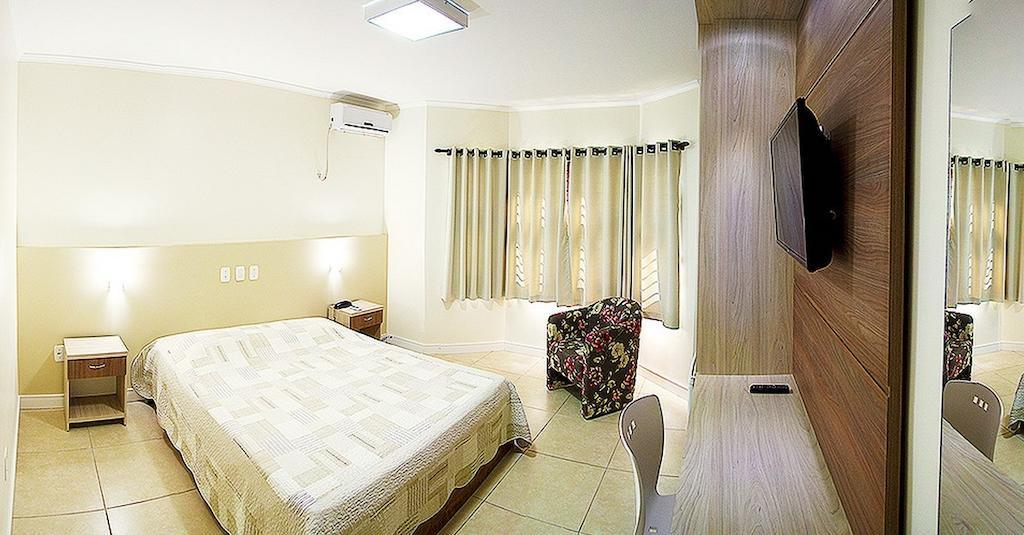 Senior Parque Hotel سانتا روزا الغرفة الصورة